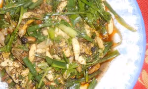 Đặc sản nhộng ong