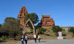 Thời tiết ngày 11/3: Bắc Bộ nắng ấm, Nam Bộ khô nóng