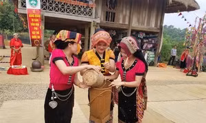 “Chợ phiên vùng cao Sơn La điểm hẹn” tại Làng Văn hóa – Du lịch các dân tộc Việt Nam