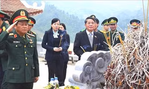 Phó Chủ tịch Quốc hội Đỗ Bá Tỵ thăm, làm việc tại Hà Giang