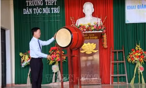 Ông Võ Văn Thưởng dự khai giảng năm học mới tại Trường Trung học phổ thông Dân tộc nội trú tỉnh Ninh Thuận
