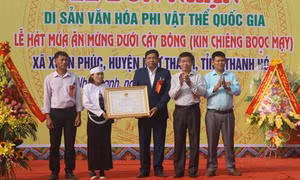 Đón Bằng Di sản văn hoá phi vật thể Quốc gia cho Lễ hội “Kin Chiêng Boọc Mạy”