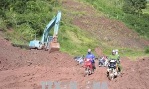 Điện Biên: Thông tuyến Quốc lộ 4H do sạt lở núi tại bản Nà Khuyết