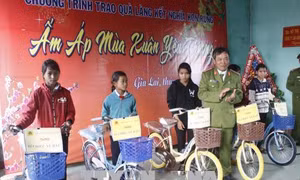 Kết nghĩa quân dân, hỗ trợ làng Bông Pim vượt qua khó khăn