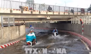 Thành phố Hồ Chí Minh: Ngập hầm đường chui cầu Bình Triệu do mất điện, máy bơm không hoạt động