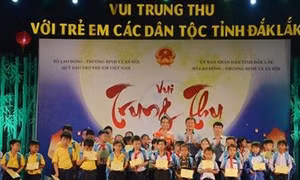 Vui Tết Trung thu với trẻ em các dân tộc tỉnh Đắk Lắk