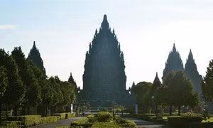 Đền Hindu hơn nghìn năm tuổi ở Indonesia