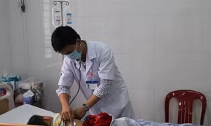 Nan giải “bài toán” nhân lực ngành y tế ở Đắk Nông