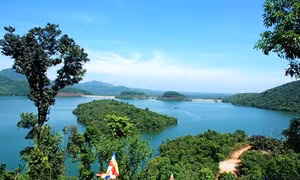 "Đánh thức" tiềm năng du lịch sinh thái Bạch Mã