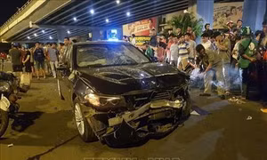 Thành phố Hồ Chí Minh: Nữ tài xế sử dụng rượu bia, gây tai nạn liên hoàn