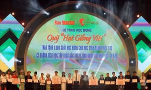 Trao 1.000 suất học bổng cho học sinh các tỉnh vùng núi phía Bắc