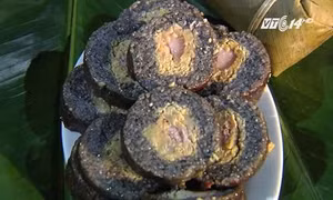 Đặc sản bánh chưng đen Mường Lò của người Thái