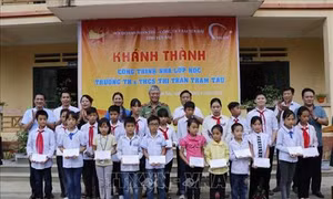Khánh thành nhà lớp học cho học sinh vùng lũ Trạm Tấu