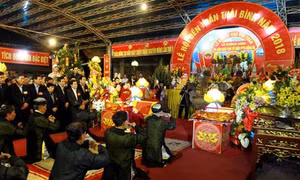 Tưng bừng lễ khai hội Đền Trần (Thái Bình)