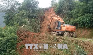 Lai Châu: 28 hộ dân bản Gia Tè vẫn bị cô lập sau lũ