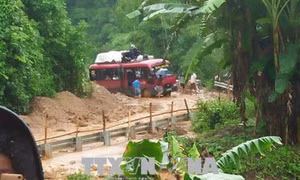 Nhiều thôn bản miền núi của Thanh Hóa bị cô lập hoàn toàn do mưa lũ