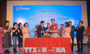 Hơn 16 tỷ đồng hỗ trợ học sinh nghèo, khó khăn 6 tỉnh miền Trung