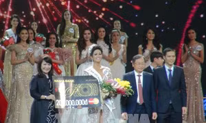 Người đẹp Ê đê H’Hen Niê đăng quang Hoa hậu Hoàn vũ Việt Nam 2017
