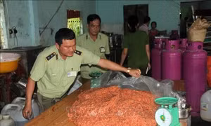 Hậu Giang: Phát hiện số lượng lớn bánh trung thu không đảm bảo vệ sinh an toàn thực phẩm