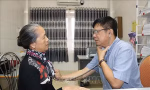 Khám sàng lọc bệnh tim mạch miễn phí cho gần 800 người dân Hà Tĩnh