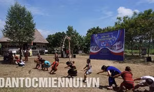 Các hoạt động tháng 8 với chủ đề “Ngày hội tuổi thơ” tại Làng Văn hóa các dân tộc