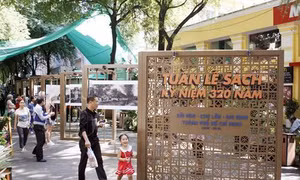 Tuần lễ sách kỷ niệm 320 năm Sài Gòn - Chợ Lớn - Gia Định - Thành phố Hồ Chí Minh