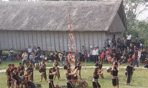 Lễ cầu may mắn, bình yên cho dân làng của người Ba na, Kon Tum