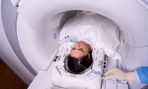 Tia laser giúp bệnh nhân ung thư não kéo dài cuộc sống