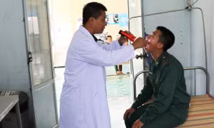 Kết nối tình quân dân nơi vùng biên