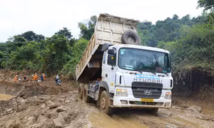 Dự kiến ngày 7/8 thông tuyến Quốc lộ 12 đoạn qua Điện Biên