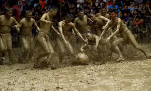 Độc đáo vật cầu nước làng Vân