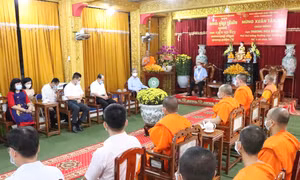 Phó Thủ tướng Thường trực Trương Hòa Bình thăm, chúc Tết đồng bào Khmer tại thành phố Hồ Chí Minh