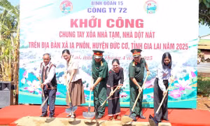 Những ngôi nhà ấm tình quân dân nơi vùng biên