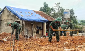 Đẩy mạnh xây nhà ở xã hội . Ảnh: Thế Duyệt – TTXVN 