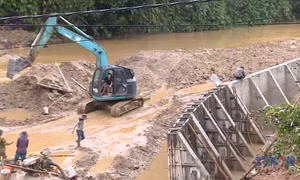 Đảm bảo an toàn cho người dân khu vực ven sông suối