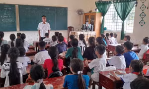 Dạy chữ Khmer dịp hè góp phần giữ gìn, phát huy bản sắc dân tộc