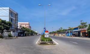 Điểm cuối đoạn 7km còn lại của Quốc lộ 91 tại phường Trà An, quận Bình Thủy (đường Lê Hồng Phong). Ảnh: Thanh Liêm - TTXVN 
