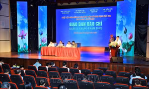 Quang cảnh buổi giao ban báo chí tuần 3, tháng 6/2020. Ảnh: Minh Quyết - TTXVN