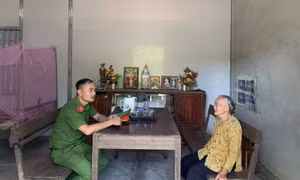 Hỗ trợ xây nhà cho các hộ có hoàn cảnh khó khăn, xây dựng thế trận an ninh nhân dân vững chắc