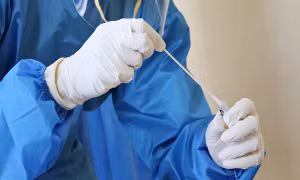 Phương pháp xét nghiệm IFI27 có thể hỗ trợ phát hiện các ca F0 nhanh chóng .Ảnh : diendandoanhnghiep.vn 