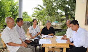 Đảng viên cao niên gương mẫu trong học tập và làm theo Bác