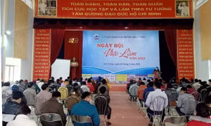 Ngày hội việc làm năm 2022 tại huyện Bảo Thắng (tỉnh Lào Cai). Ảnh: baolaocai.vn 