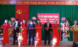 Nhà văn hóa xóm Gốc Gạo, xã Tức Tranh, mới được đầu tư xây dựng khang trang, sạch đẹp. Ảnh: Hoàng Nguyên - TTXVN 