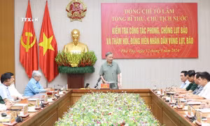 Tổng Bí thư, Chủ tịch nước Tô Lâm kiểm tra công tác phòng, chống lụt bão và thăm hỏi, động viên nhân dân vùng lụt, bão tỉnh Phú Thọ