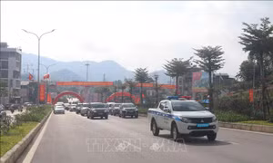 Đường Võ Nguyên Giáp ở Thành phố Cao Bằng, tỉnh Cao Bằng. Ảnh: Chu Hiệu - TTXVN 