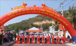 Khánh thành công trình kè chắn sóng Nhơn Hải, thành phố Quy Nhơn. Ảnh: Phạm Kha – TTXVN