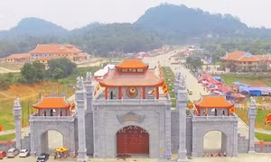 Đền thơ Vua Hùng TP. Cần Thơ khánh thành vào ngày 6/4/2022 với kinh phí xây dựng gần 130 tỷ đồng. Ảnh: Thanh Liêm - TTXVN 