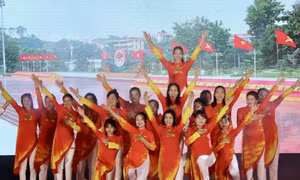 Khai mạc Ngày hội khám phá danh thắng quốc gia hồ Thác Bà và sản vật bưởi Đại Minh