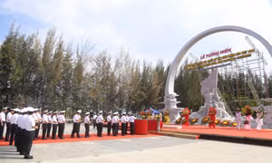 Dâng hương tưởng nhớ các Anh hùng Liệt sỹ Gạc Ma
