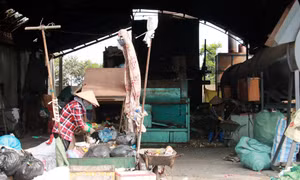 Bãi rác tự phát . Ảnh: Thu Phương - TTXVN phát